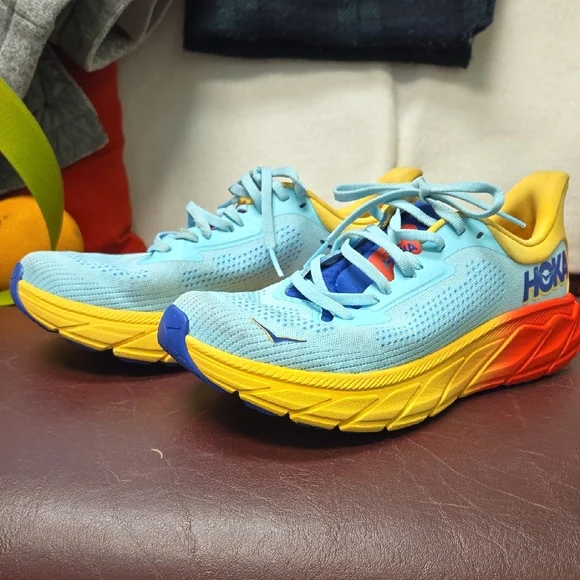 Hoka Arahi 7 Blue and Yellow Sneakers with Breathable Mesh. Size 8.5 - Picture 3 of 8